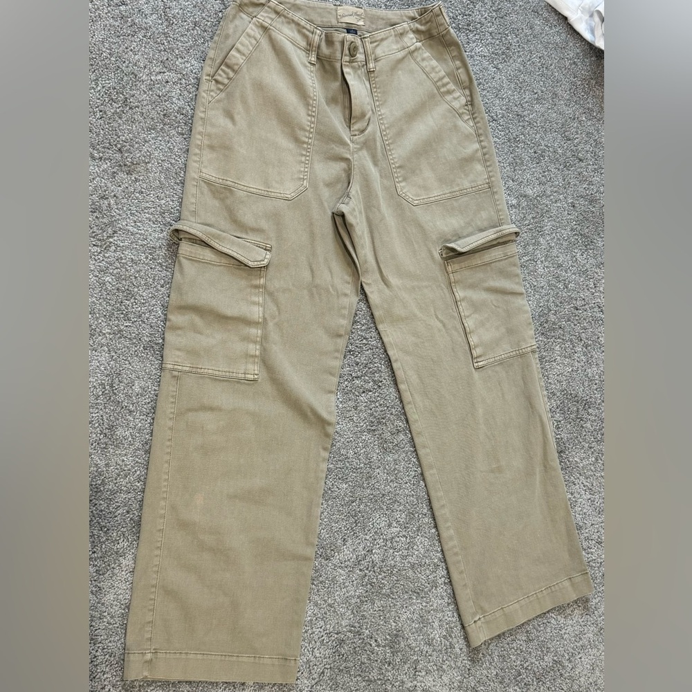 Universal threads cargos - women’s size 6 / green